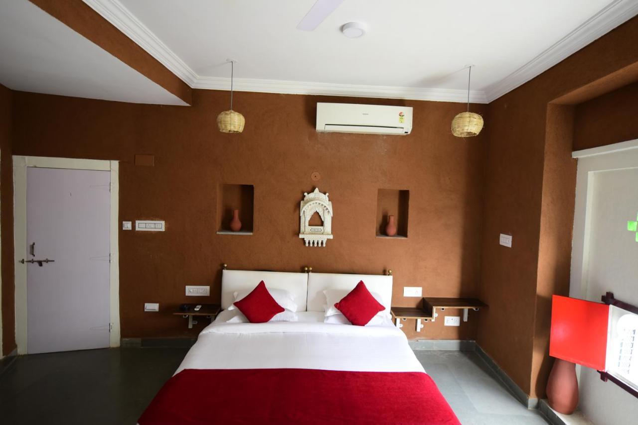 Hotel Udai Niwas By The Lake Udaipur Eksteriør billede
