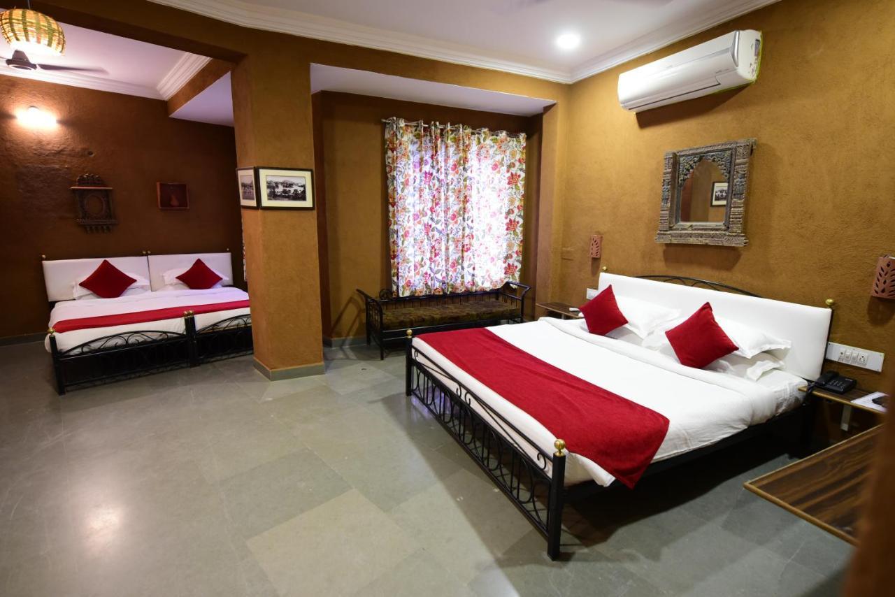 Hotel Udai Niwas By The Lake Udaipur Eksteriør billede