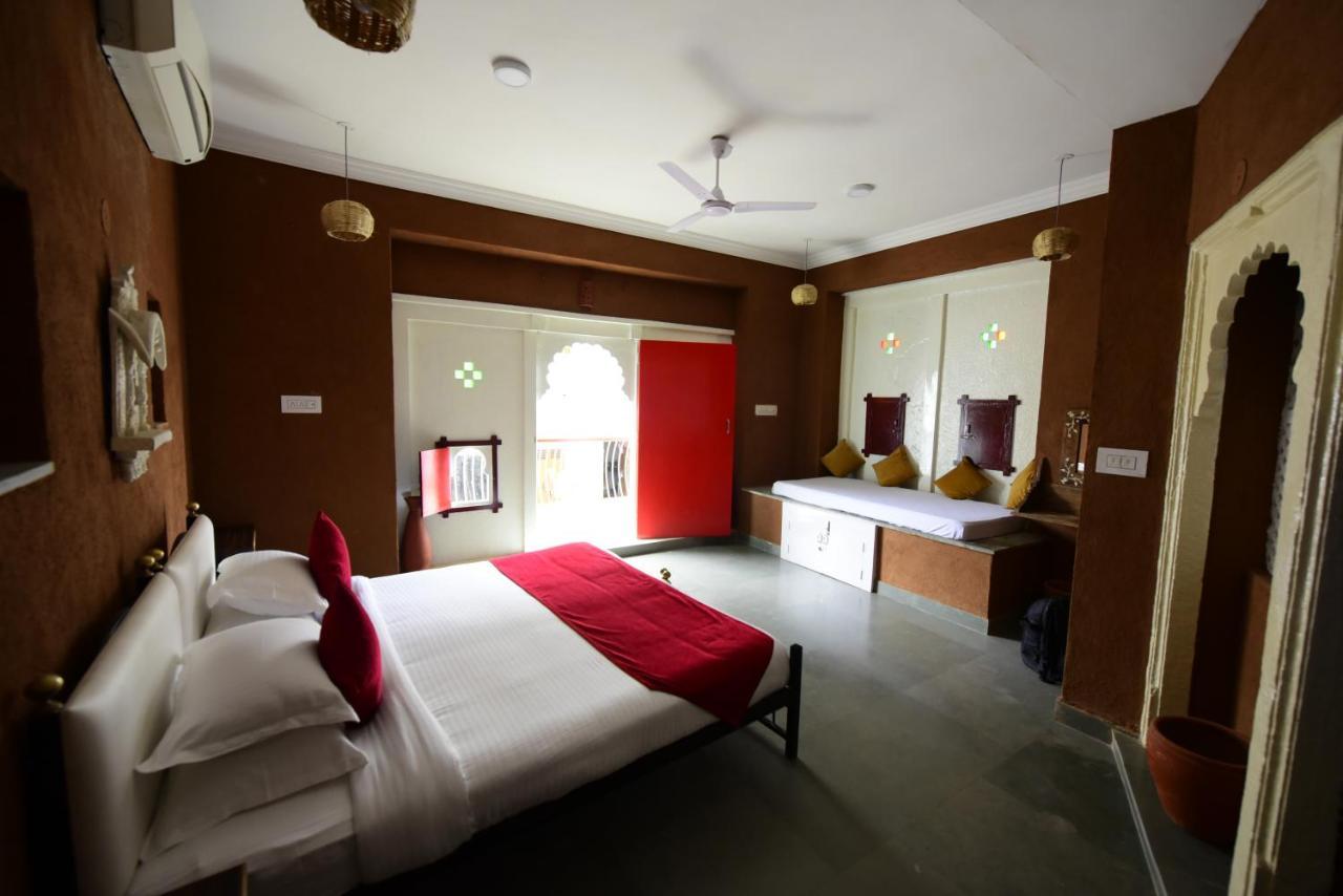 Hotel Udai Niwas By The Lake Udaipur Eksteriør billede
