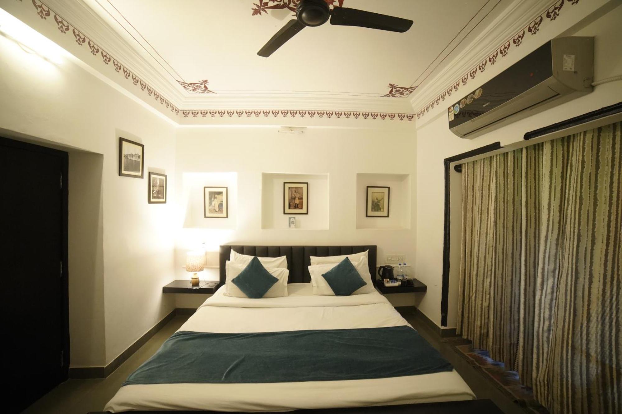 Hotel Udai Niwas By The Lake Udaipur Eksteriør billede