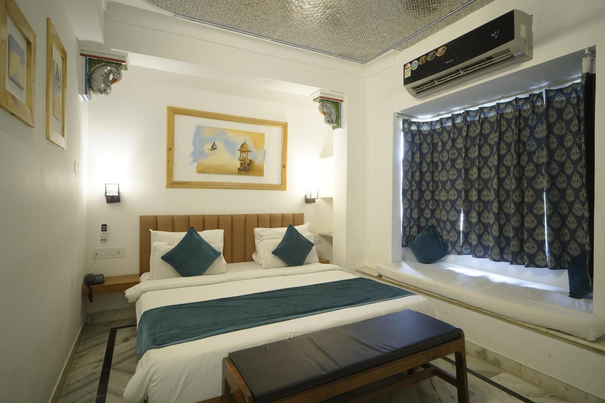 Hotel Udai Niwas By The Lake Udaipur Eksteriør billede