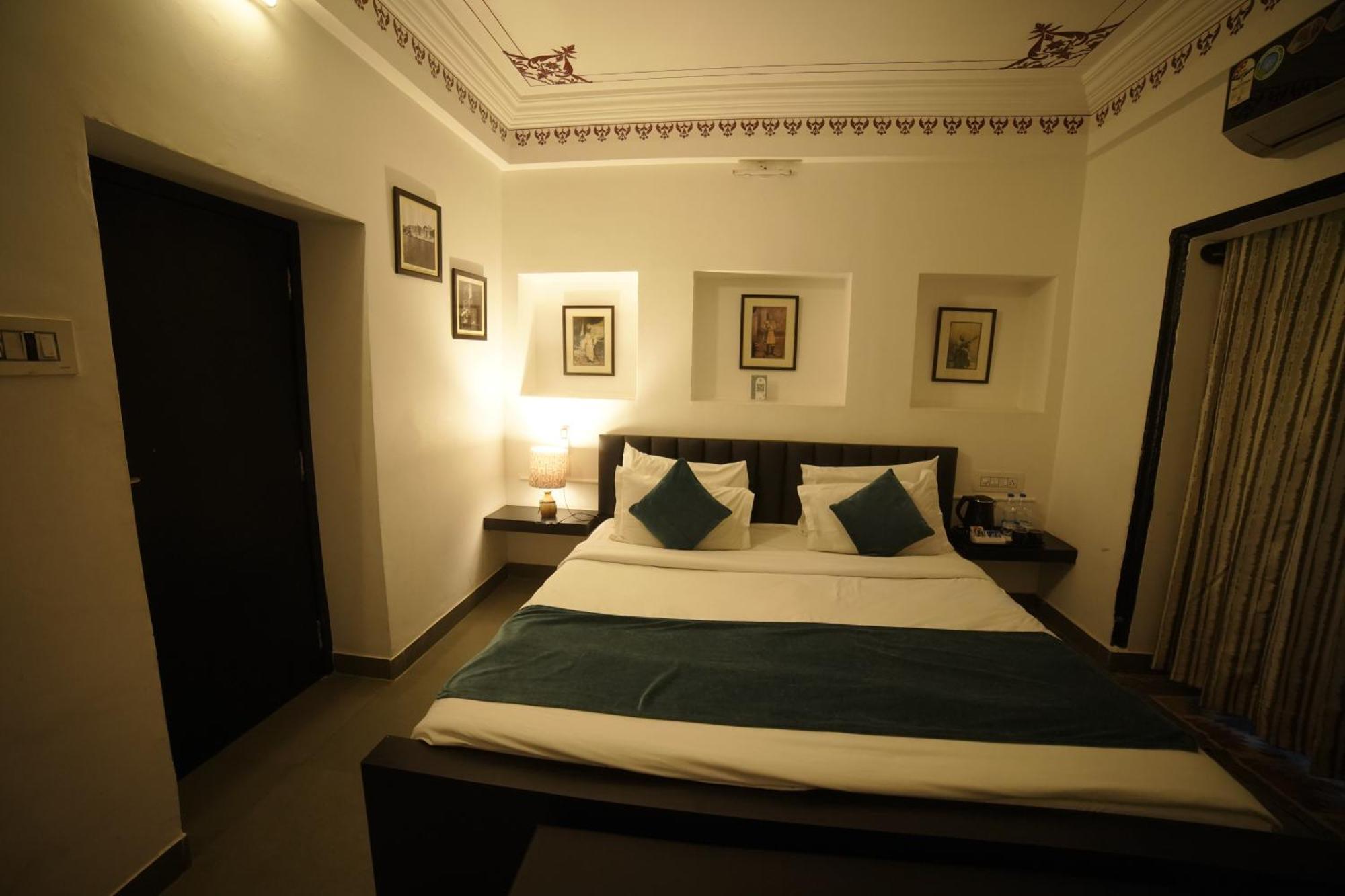 Hotel Udai Niwas By The Lake Udaipur Eksteriør billede